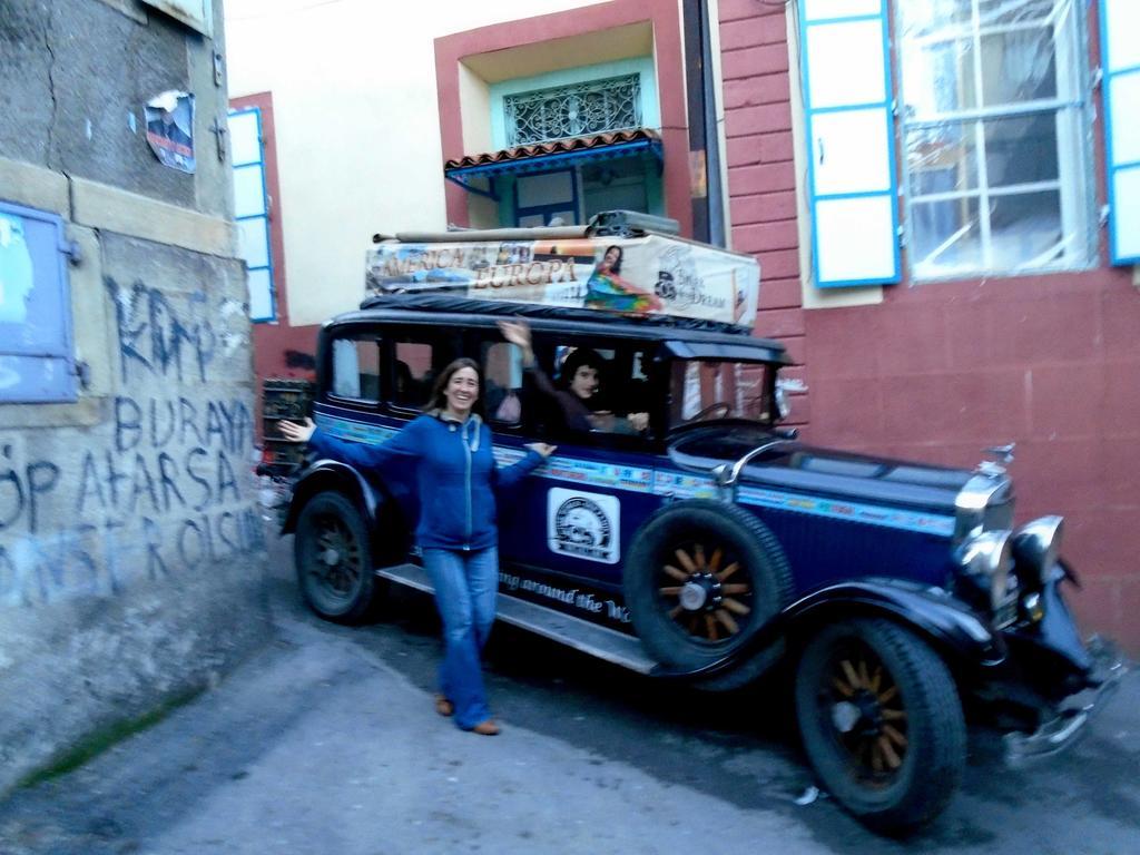 Lotus Garden Hostel İzmir Buitenkant foto